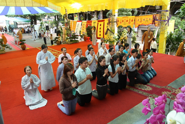 Chùm ảnh: Các đoàn viếng tang lễ HT. Thích Minh Châu - Sáng 07/09/2012