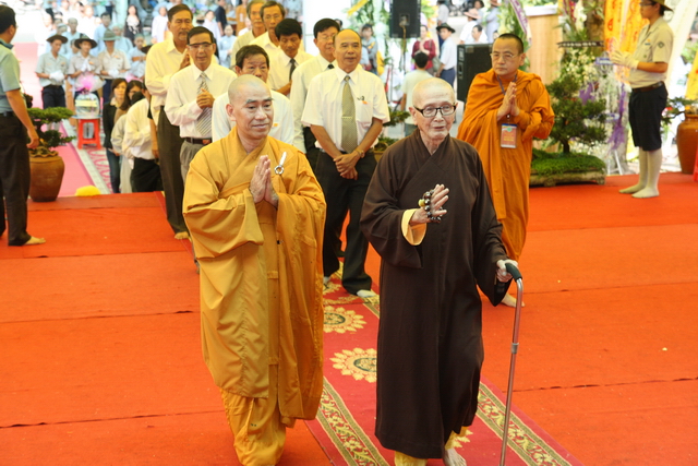 Chùm ảnh: Các đoàn viếng tang lễ HT. Thích Minh Châu - Sáng 07/09/2012