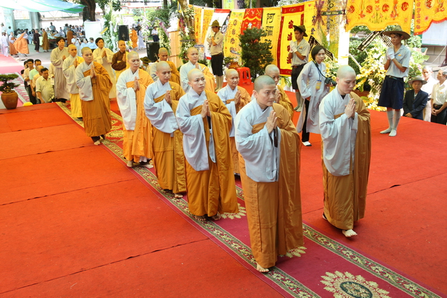 Chùm ảnh: Các đoàn viếng tang lễ HT. Thích Minh Châu - Sáng 07/09/2012