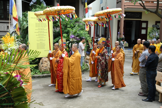Chùm ảnh: Các đoàn viếng tang lễ HT. Thích Minh Châu - Sáng 07/09/2012
