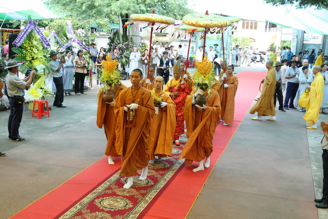 Chùm ảnh: Các đoàn viếng tang lễ HT. Thích Minh Châu - Sáng 07/09/2012