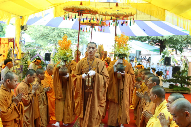 Chùm ảnh: Các đoàn viếng tang lễ HT. Thích Minh Châu - Sáng 07/09/2012
