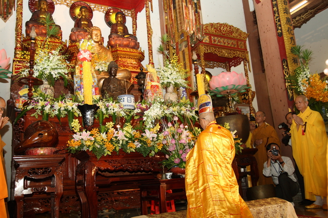 Chùm ảnh: Các đoàn viếng tang lễ HT. Thích Minh Châu - Sáng 07/09/2012