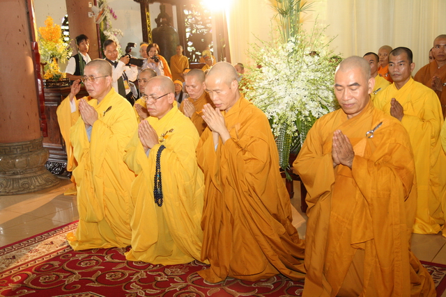 Chùm ảnh: Các đoàn viếng tang lễ HT. Thích Minh Châu - Sáng 07/09/2012