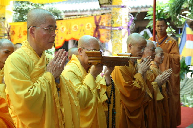 Chùm ảnh: Các đoàn viếng tang lễ HT. Thích Minh Châu - Sáng 07/09/2012