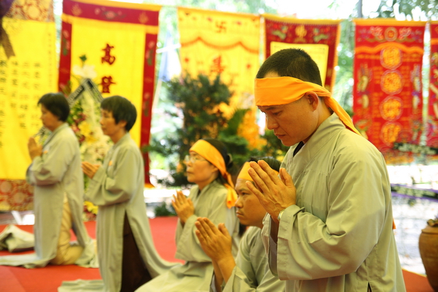 Chùm ảnh: Các đoàn viếng tang lễ HT. Thích Minh Châu - Sáng 07/09/2012