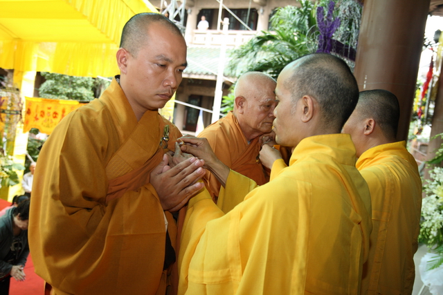 Chùm ảnh: Các đoàn viếng tang lễ HT. Thích Minh Châu - Sáng 07/09/2012