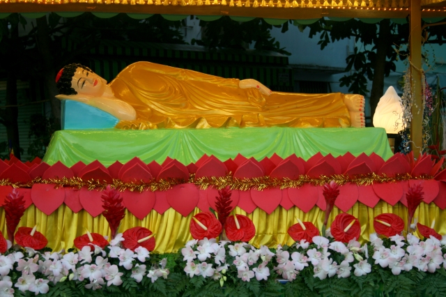 Chùm ảnh: Rực rỡ xe hoa Phật đản PL 2556 tại TP. HCM