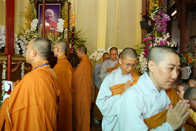 Chùm ảnh: Các đoàn viếng tang lễ HT. Thích Minh Châu - Chiều 07/09/2012 - Phần 1