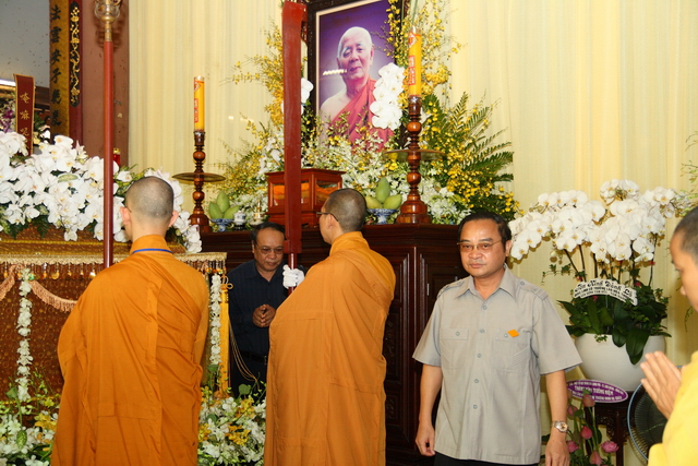 Chùm ảnh: Các đoàn viếng tang lễ HT. Thích Minh Châu - Chiều 07/09/2012 - Phần 1
