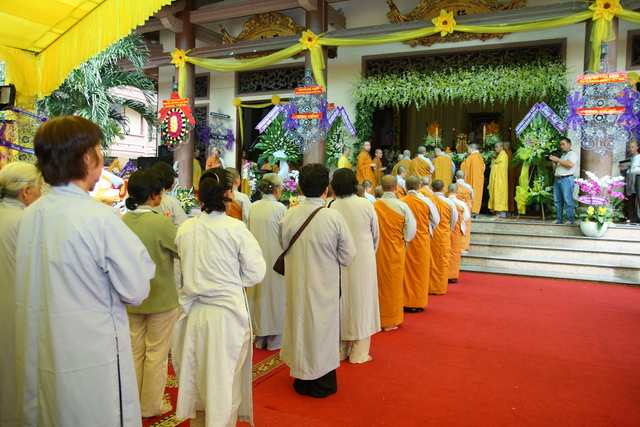 Chùm ảnh: Các đoàn viếng tang lễ HT. Thích Minh Châu - Chiều 07/09/2012 - Phần 1