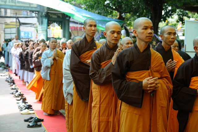 Chùm ảnh: Các đoàn viếng tang lễ HT. Thích Minh Châu - Chiều 07/09/2012 - Phần 1