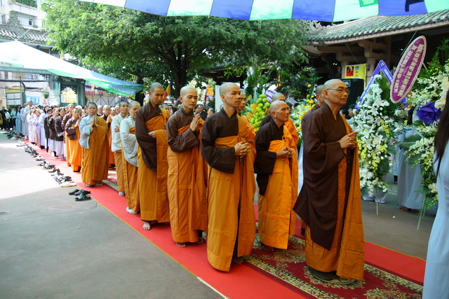 Chùm ảnh: Các đoàn viếng tang lễ HT. Thích Minh Châu - Chiều 07/09/2012 - Phần 1