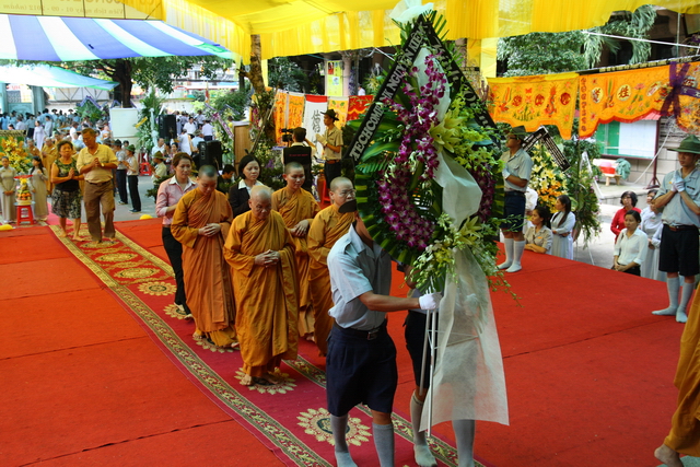 Chùm ảnh: Các đoàn viếng tang lễ HT. Thích Minh Châu - Chiều 07/09/2012 - Phần 1