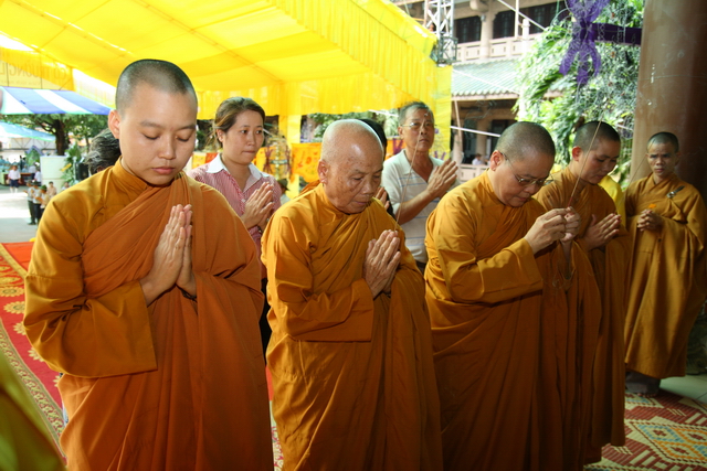 Chùm ảnh: Các đoàn viếng tang lễ HT. Thích Minh Châu - Chiều 07/09/2012 - Phần 1