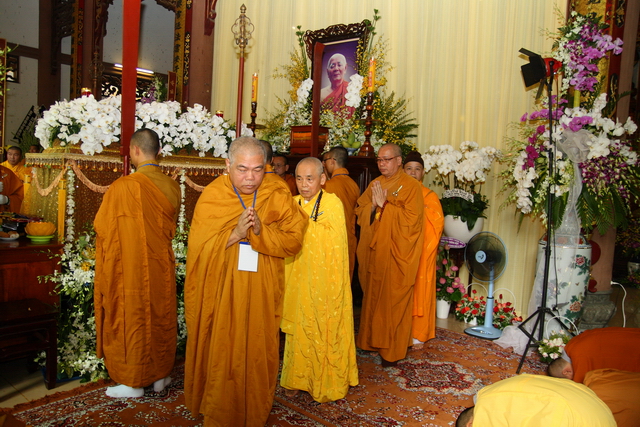 Chùm ảnh: Các đoàn viếng tang lễ HT. Thích Minh Châu - Chiều 07/09/2012 - Phần 1