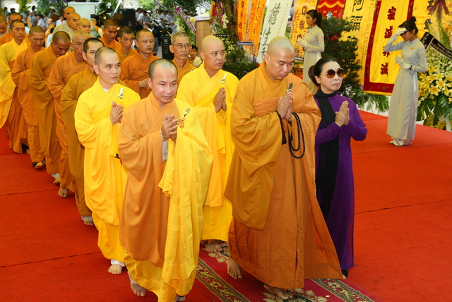 Chùm ảnh: Các đoàn viếng tang lễ HT. Thích Minh Châu - Chiều 07/09/2012 - Phần 1