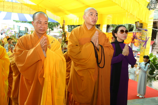 Chùm ảnh: Các đoàn viếng tang lễ HT. Thích Minh Châu - Chiều 07/09/2012 - Phần 1