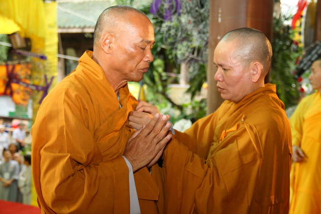 Chùm ảnh: Các đoàn viếng tang lễ HT. Thích Minh Châu - Chiều 07/09/2012 - Phần 1