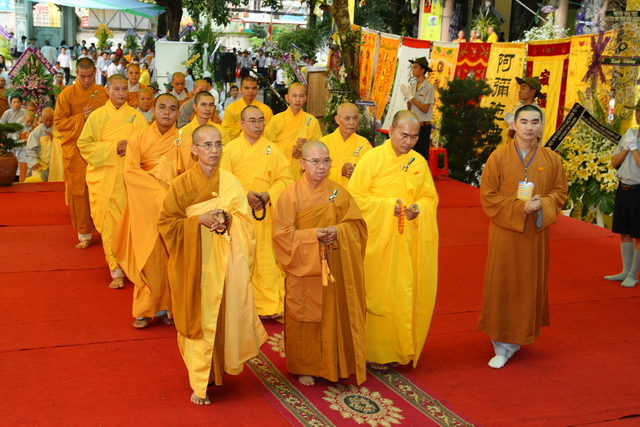 Chùm ảnh: Các đoàn viếng tang lễ HT. Thích Minh Châu - Chiều 07/09/2012 - Phần 2