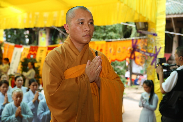 Chùm ảnh: Các đoàn viếng tang lễ HT. Thích Minh Châu - Chiều 07/09/2012 - Phần 2