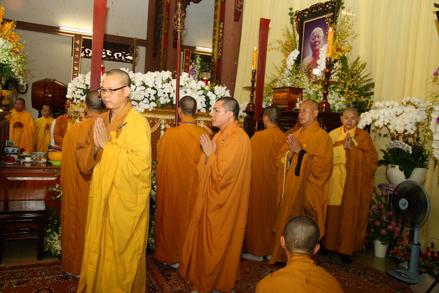 Chùm ảnh: Các đoàn viếng tang lễ HT. Thích Minh Châu - Chiều 07/09/2012 - Phần 2