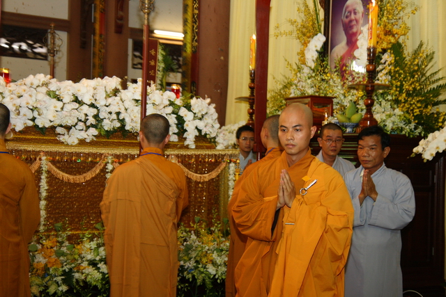 Chùm ảnh: Các đoàn viếng tang lễ HT. Thích Minh Châu - Chiều 07/09/2012 - Phần 2