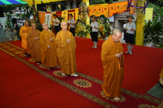 Chùm ảnh: Các đoàn viếng tang lễ HT. Thích Minh Châu - Chiều 07/09/2012 - Phần 2