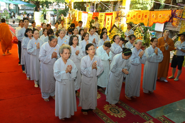 Chùm ảnh: Các đoàn viếng tang lễ HT. Thích Minh Châu - Sáng 08/09/2012