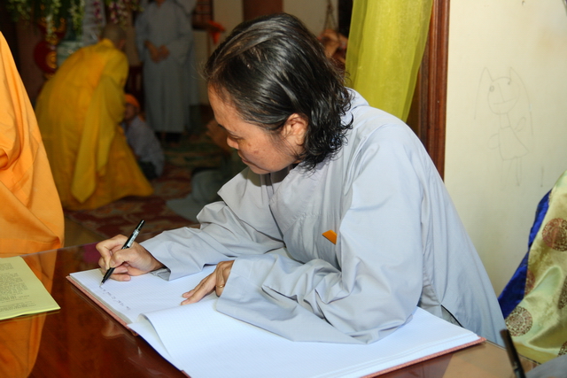Chùm ảnh: Các đoàn viếng tang lễ HT. Thích Minh Châu - Sáng 08/09/2012