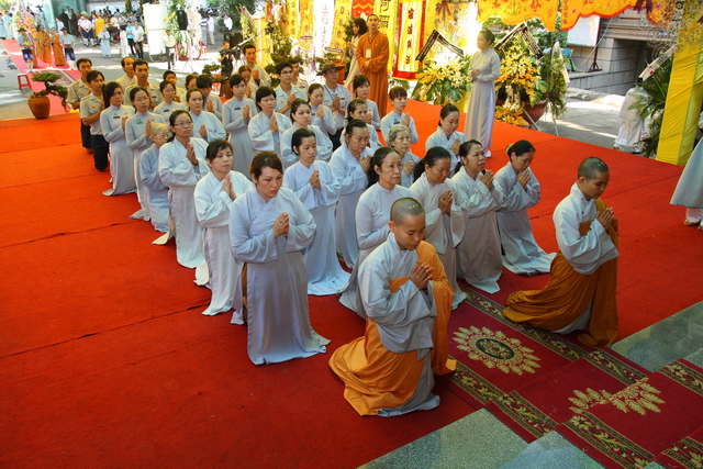 Chùm ảnh: Các đoàn viếng tang lễ HT. Thích Minh Châu - Sáng 08/09/2012