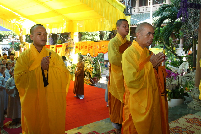 Chùm ảnh: Các đoàn viếng tang lễ HT. Thích Minh Châu - Sáng 08/09/2012