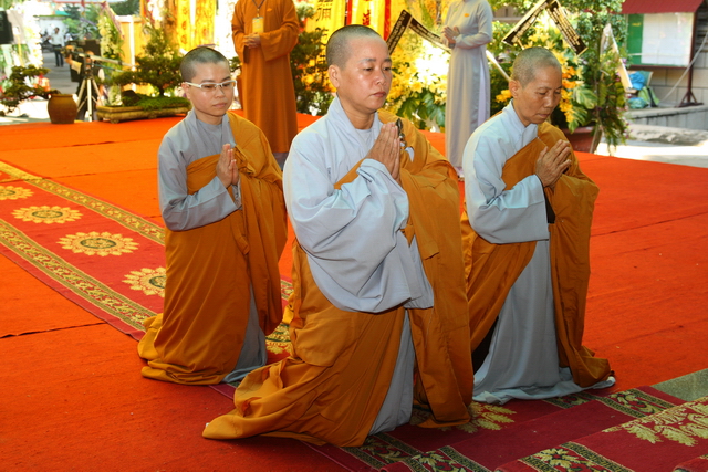 Chùm ảnh: Các đoàn viếng tang lễ HT. Thích Minh Châu - Sáng 08/09/2012