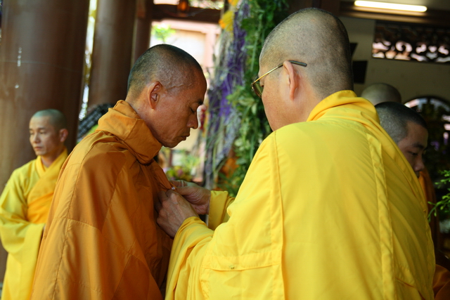 Chùm ảnh: Các đoàn viếng tang lễ HT. Thích Minh Châu - Sáng 08/09/2012