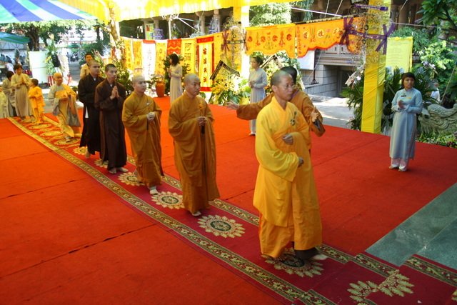 Chùm ảnh: Các đoàn viếng tang lễ HT. Thích Minh Châu - Sáng 08/09/2012