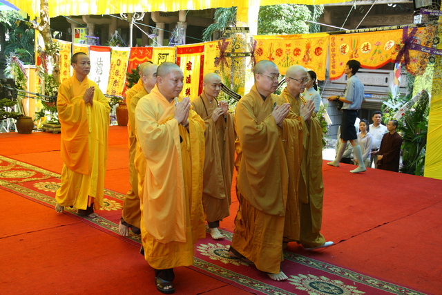 Chùm ảnh: Các đoàn viếng tang lễ HT. Thích Minh Châu - Sáng 08/09/2012