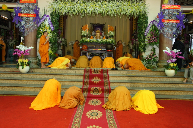 Chùm ảnh: Các đoàn viếng tang lễ HT. Thích Minh Châu - Sáng 08/09/2012