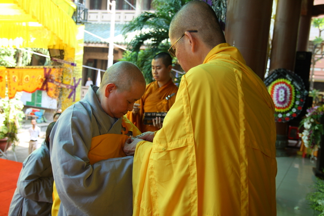 Chùm ảnh: Các đoàn viếng tang lễ HT. Thích Minh Châu - Sáng 08/09/2012