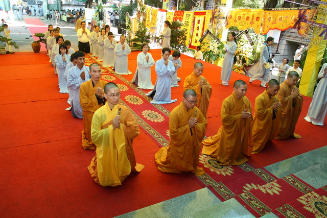 Chùm ảnh: Các đoàn viếng tang lễ HT. Thích Minh Châu - Sáng 08/09/2012