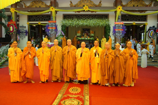 Chùm ảnh: Các đoàn viếng tang lễ HT. Thích Minh Châu - Sáng 08/09/2012