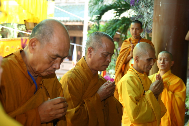Chùm ảnh: Các đoàn viếng tang lễ HT. Thích Minh Châu - Sáng 08/09/2012