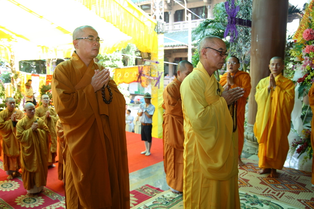 Chùm ảnh: Các đoàn viếng tang lễ HT. Thích Minh Châu - Sáng 08/09/2012