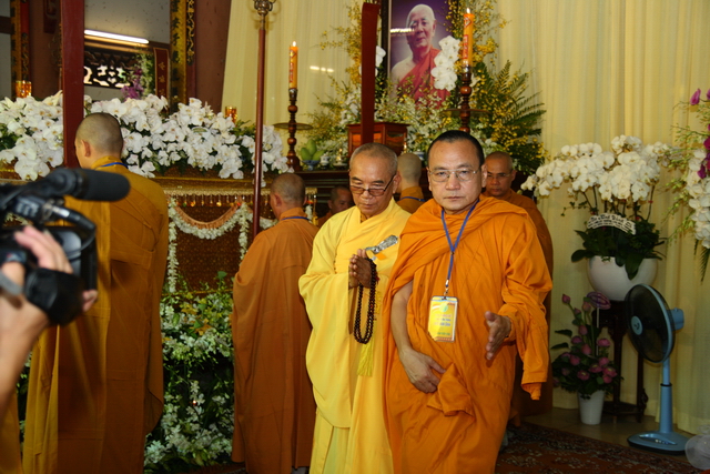 Chùm ảnh: Các đoàn viếng tang lễ HT. Thích Minh Châu - Sáng 08/09/2012