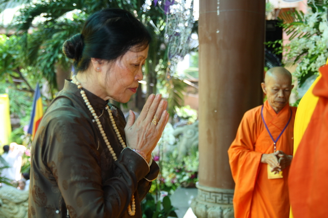 Chùm ảnh: Các đoàn viếng tang lễ HT. Thích Minh Châu - Sáng 08/09/2012