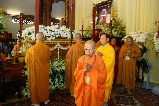 Chùm ảnh: Các đoàn viếng tang lễ HT. Thích Minh Châu - Sáng 08/09/2012