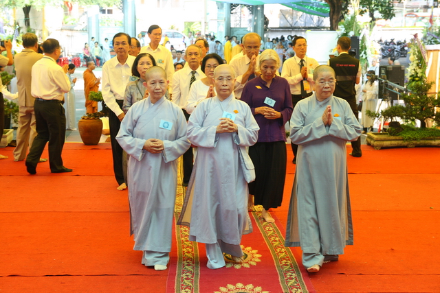 Chùm ảnh: Các đoàn viếng tang lễ HT. Thích Minh Châu - Sáng 08/09/2012