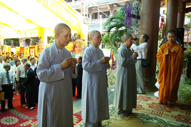 Chùm ảnh: Các đoàn viếng tang lễ HT. Thích Minh Châu - Sáng 08/09/2012