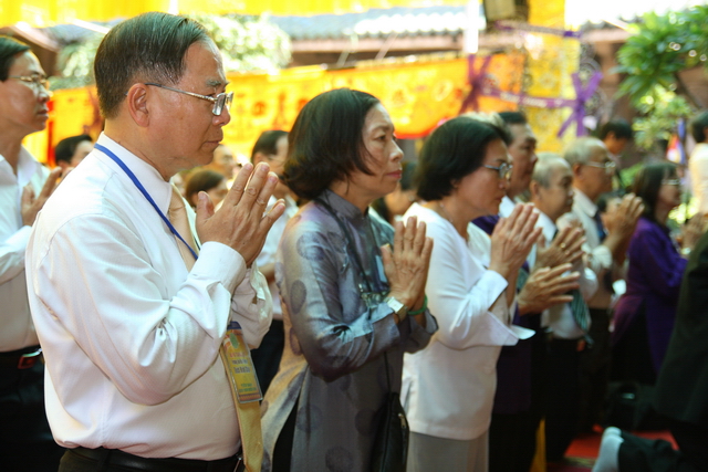 Chùm ảnh: Các đoàn viếng tang lễ HT. Thích Minh Châu - Sáng 08/09/2012