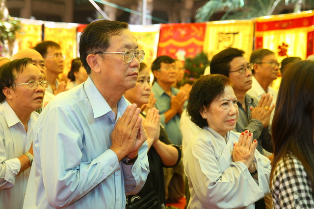 Chùm ảnh: Các đoàn viếng tang lễ HT. Thích Minh Châu - Sáng 08/09/2012
