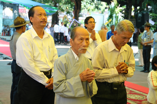 Chùm ảnh: Các đoàn viếng tang lễ HT. Thích Minh Châu - Sáng 08/09/2012